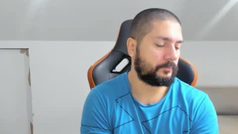 Snapshot of theguardian7 chatting on 27, 11, 2025 theguardian7 online show from 27, 11, 2025