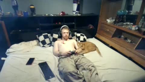 fuzzyfox online show from 11, 9, 2025