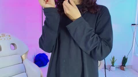 Theia  online show from 4, 1, 2025