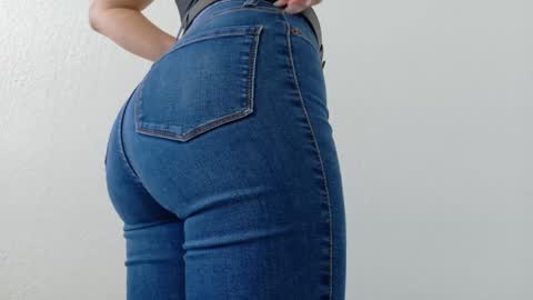 Lily Marie online show from 8, 4, 2026