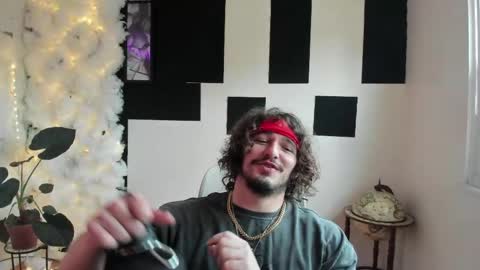 Snapshot of thejohnnystone chatting on 12, 5, 2026 Johnny Stone online show from 12, 5, 2026