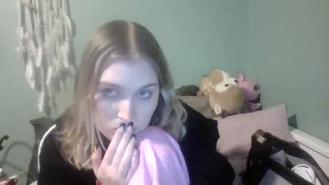 Snapshot of thelittlebambii chatting on 30, 12, 2024 Little Bambii online show from 30, 12, 2024