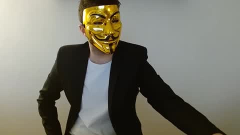 Snapshot of themaskedlondoner chatting on 2, 2, 2026 The Masked Londoner online show from 2, 2, 2026