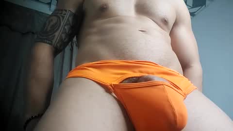 Snapshot of themuscularvenezuelanman chatting on 5, 2, 2025 themuscularvenezuelanman online show from 5, 2, 2025