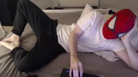 Snapshot of thenakedspidey chatting on 17, 11, 2025 thenakedspidey online show from 17, 11, 2025