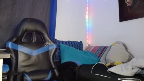Snapshot of theo_levis chatting on 26, 4, 2026 theo_levis online show from 26, 4, 2026