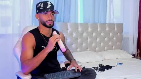 Snapshot of theo_sky1 chatting on 15, 9, 2025 Theo Sky online show from 15, 9, 2025
