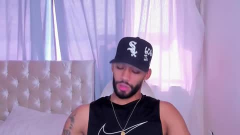 Snapshot of theo_sky1 chatting on 25, 9, 2025 Theo Sky online show from 25, 9, 2025