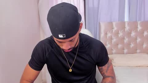 Snapshot of theo_sky1 chatting on 2, 10, 2025 Theo Sky online show from 2, 10, 2025