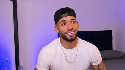 Snapshot of theo_sky1 chatting on 6, 11, 2025 Theo Sky online show from 6, 11, 2025