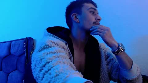 Theo online show from 31, 3, 2026