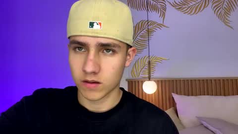 Snapshot of theohawke_ chatting on 28, 12, 2024 THEO- MATEO online show from 28, 12, 2024