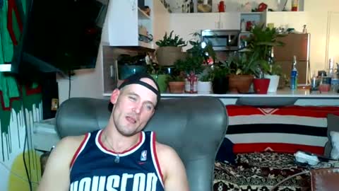 Snapshot of theoutfitter chatting on 12, 2, 2025 MISTERPOWERS online show from 12, 2, 2025