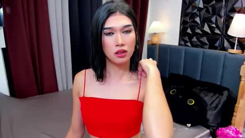 Snapshot of theresayatco chatting on 8, 11, 2025 dan and jc online show from 8, 11, 2025