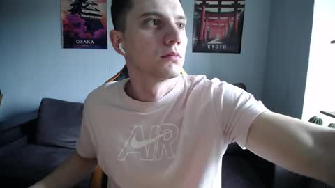 Snapshot of theroadtomars chatting on 17, 4, 2026 Nick online show from 17, 4, 2026