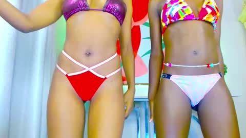 Snapshot of thesexy_kittydoll chatting on 26, 10, 2025 thesexy_kittydoll online show from 26, 10, 2025