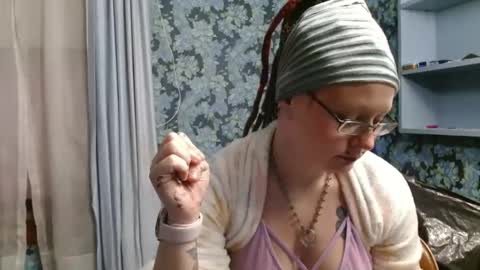 Snapshot of thesirenscall chatting on 14, 12, 2025 Siren of the Fae online show from 14, 12, 2025