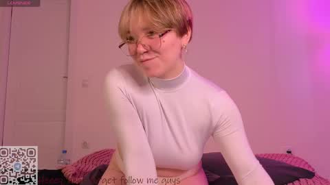 Snapshot of thestaronsky chatting on 30, 4, 2026 Lucia online show from 30, 4, 2026