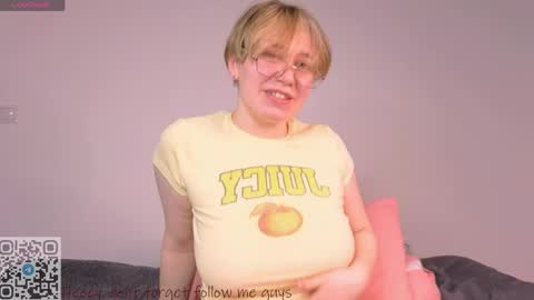 Snapshot of thestaronsky chatting on 16, 5, 2026 Lucia online show from 16, 5, 2026