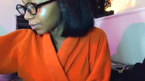 Snapshot of thestellacoraline chatting on 21, 12, 2025 thestellacoraline online show from 21, 12, 2025