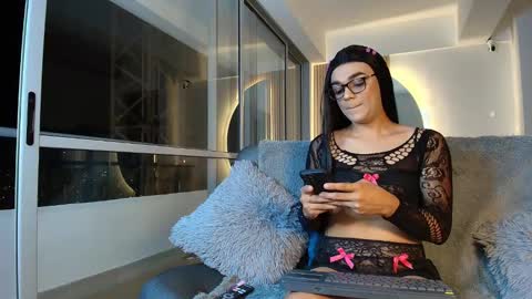 Thesweet khloe online show from 28, 10, 2025