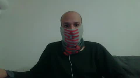 Snapshot of thetubedscarfguy chatting on 2, 1, 2025 Scarf guy online show from 2, 1, 2025