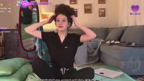 Snapshot of thewillownest chatting on 17, 10, 2025 thewillownest online show from 17, 10, 2025