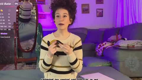 Snapshot of thewillownest chatting on 26, 10, 2025 thewillownest online show from 26, 10, 2025