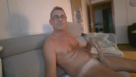 Snapshot of thhe13 chatting on 23, 12, 2024 thhe13 online show from 23, 12, 2024