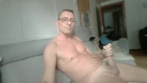 Snapshot of thhe13 chatting on 7, 2, 2025 thhe13 online show from 7, 2, 2025