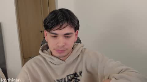 Snapshot of thiaan__ chatting on 28, 11, 2025 thiaan__ online show from 28, 11, 2025