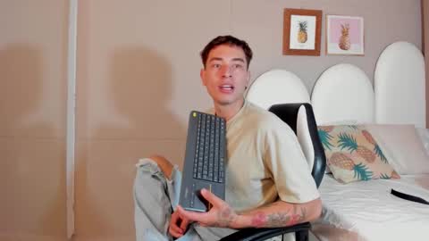 Snapshot of thiago_2003_ chatting on 18, 3, 2026 Thiago online show from 18, 3, 2026