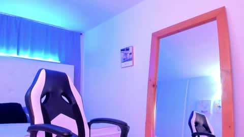 Snapshot of thiago_2003_ chatting on 17, 4, 2026 Thiago online show from 17, 4, 2026