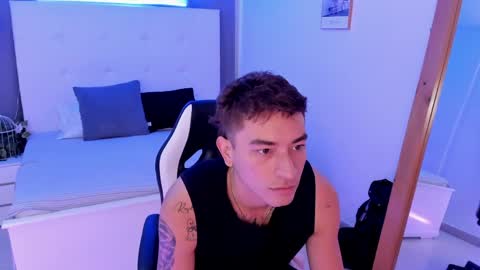 Snapshot of thiago_2003_ chatting on 20, 4, 2026 Thiago online show from 20, 4, 2026