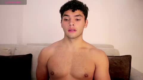 Snapshot of thiago_l chatting on 3, 3, 2025 Just Thiago online show from 3, 3, 2025