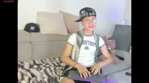 thiago_n_sam online show from 4, 7, 2026