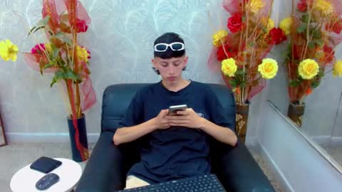 Snapshot of thiago_twink38 chatting on 11, 10, 2025 thiago_twink38 online show from 11, 10, 2025
