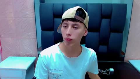 thiago_twink38 online show from 4, 2, 2026