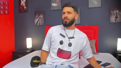 Thia Gomez online show from 3, 12, 2024