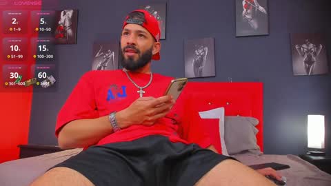 Thia Gomez online show from 10, 12, 2024