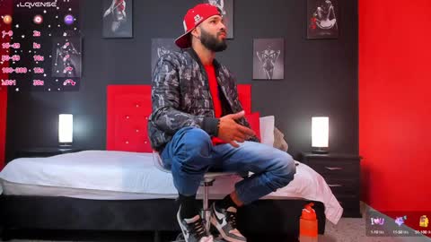 Thia Gomez online show from 8, 1, 2025