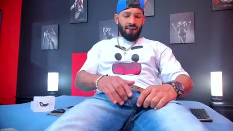 Thia Gomez online show from 17, 1, 2025