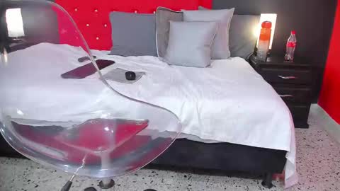 Thia Gomez online show from 12, 3, 2025