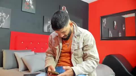 Thia Gomez online show from 15, 9, 2025