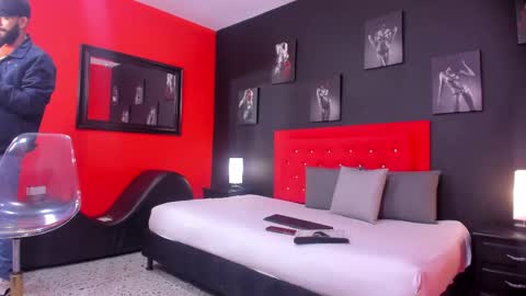 Thia Gomez online show from 8, 11, 2025