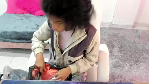 thianahorny online show from 1, 12, 2025