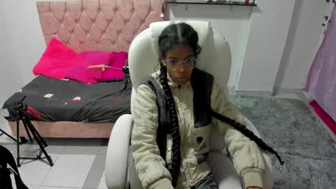 thianahorny online show from 22, 12, 2025