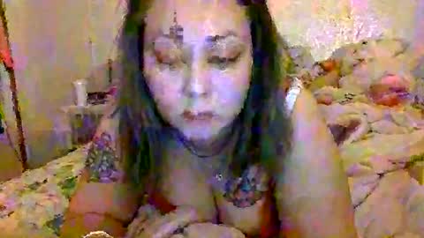 Snapshot of thickassazn93 chatting on 8, 11, 2025 thickassazn93 online show from 8, 11, 2025