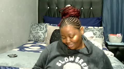 Snapshot of thickcaramel_p chatting on 11, 5, 2026 phindy online show from 11, 5, 2026