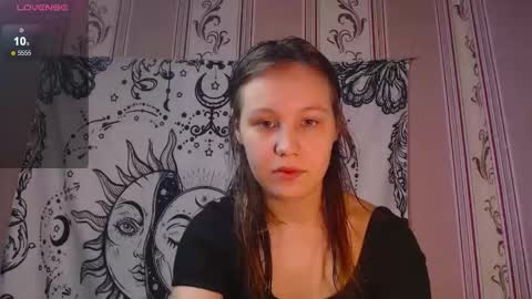 thighswithspikes online show from 30, 10, 2025